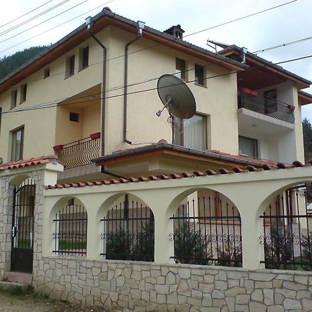 Guest House Benita Devin Ngoại thất bức ảnh
