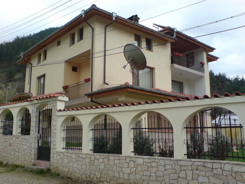 Guest House Benita Devin Ngoại thất bức ảnh